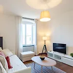 Joivy Spacious Family For 4, In Carignano, Apartment Genua