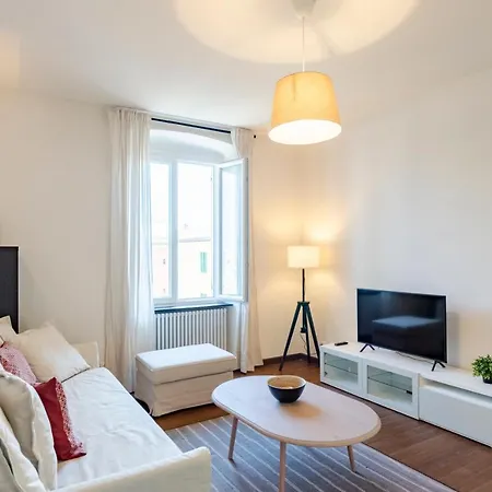Joivy Spacious Family For 4, In Carignano, 公寓 热那亚