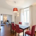 Joivy Spacious Family For 4, In Carignano, Appartement